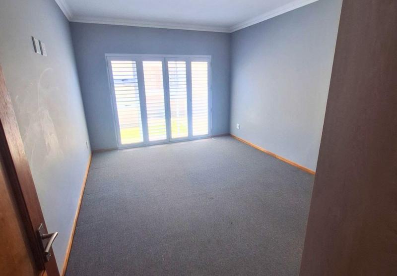 To Let 2 Bedroom Property for Rent in Heiderand Western Cape